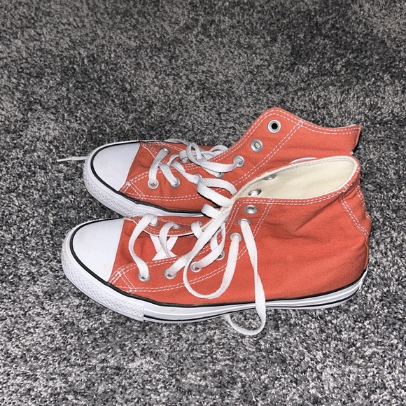 Converse size 8 (womens) - Picture 4 of 6